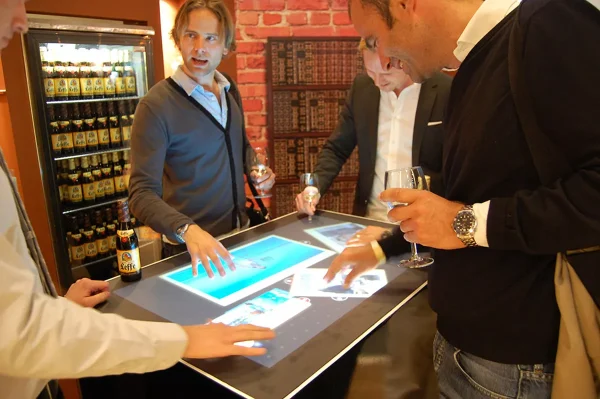touch screen table